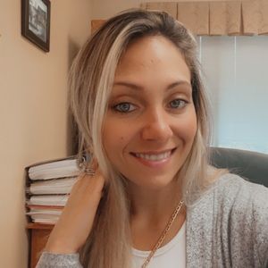 Meet your Posher, Angela